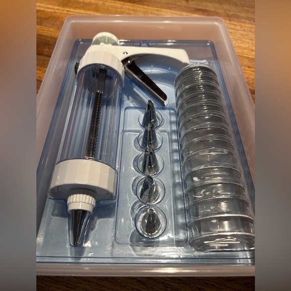 Kuhn Rikon Clear Cookie Press Set - Picture 3 of 4